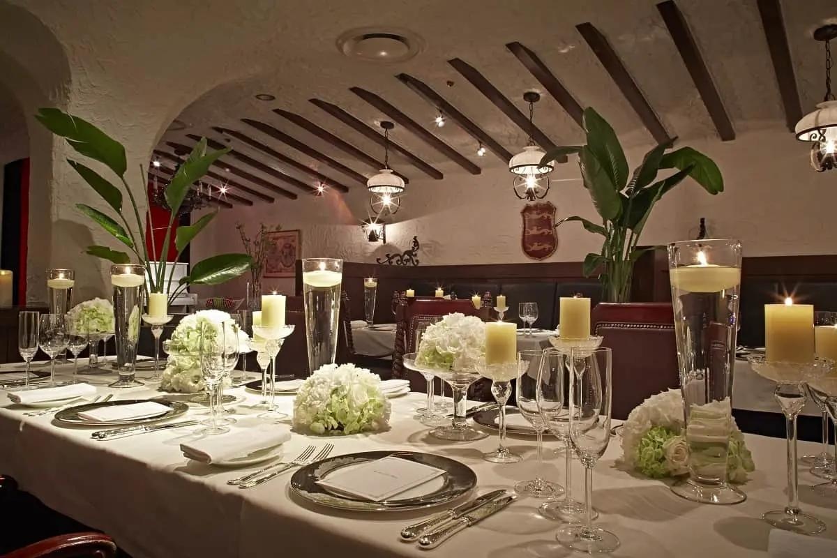 Restaurant The Castillian Room