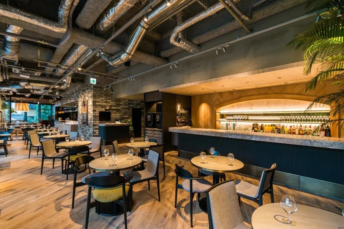 Restaurant & Grill Nine Doors