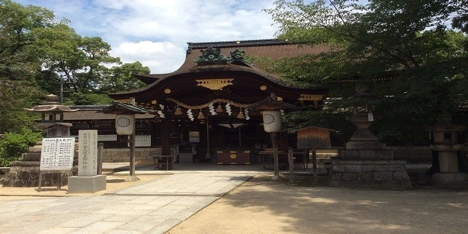 皇室ゆかりの格式高い神殿での挙式