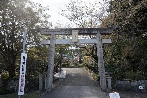 四季折々の花木が美しい境内空間