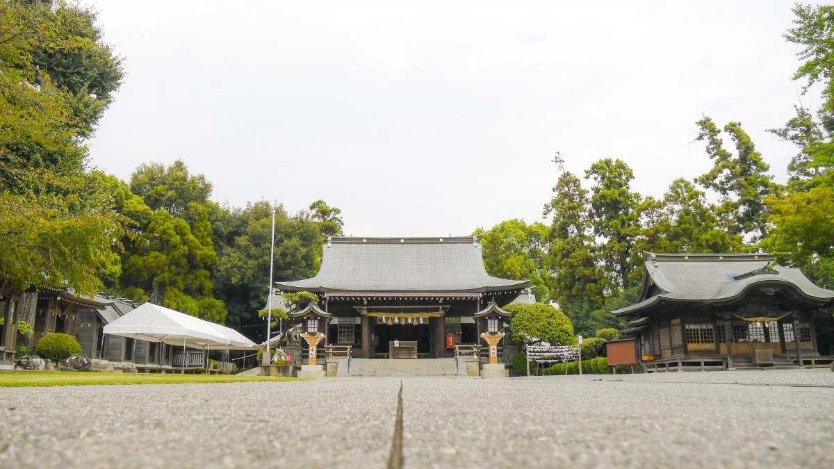 緑に包まれた写真映えする境内環境