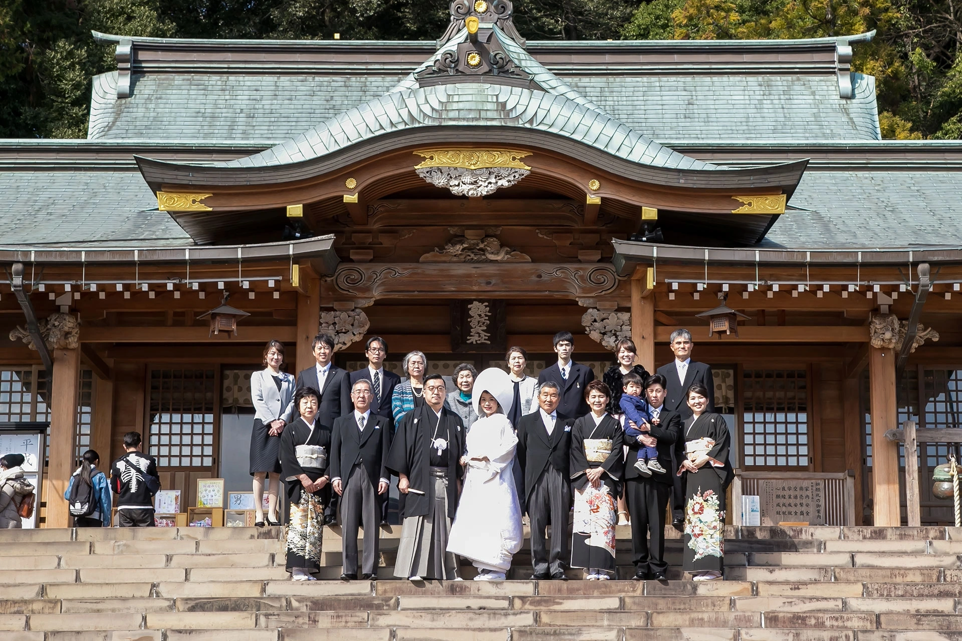 自由な写真撮影が叶う長い参道空間
