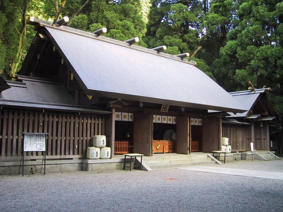 神話の舞台となった観光名所の神社