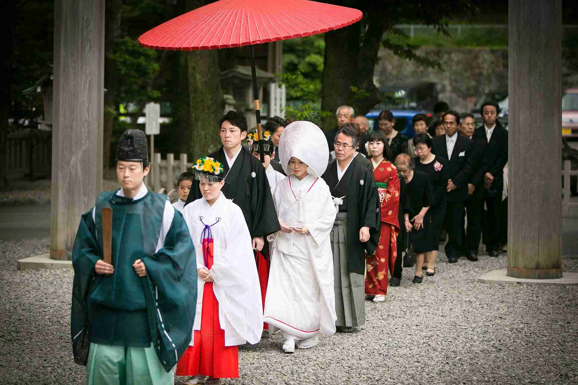 一日二組限定の心温まる神前挙式