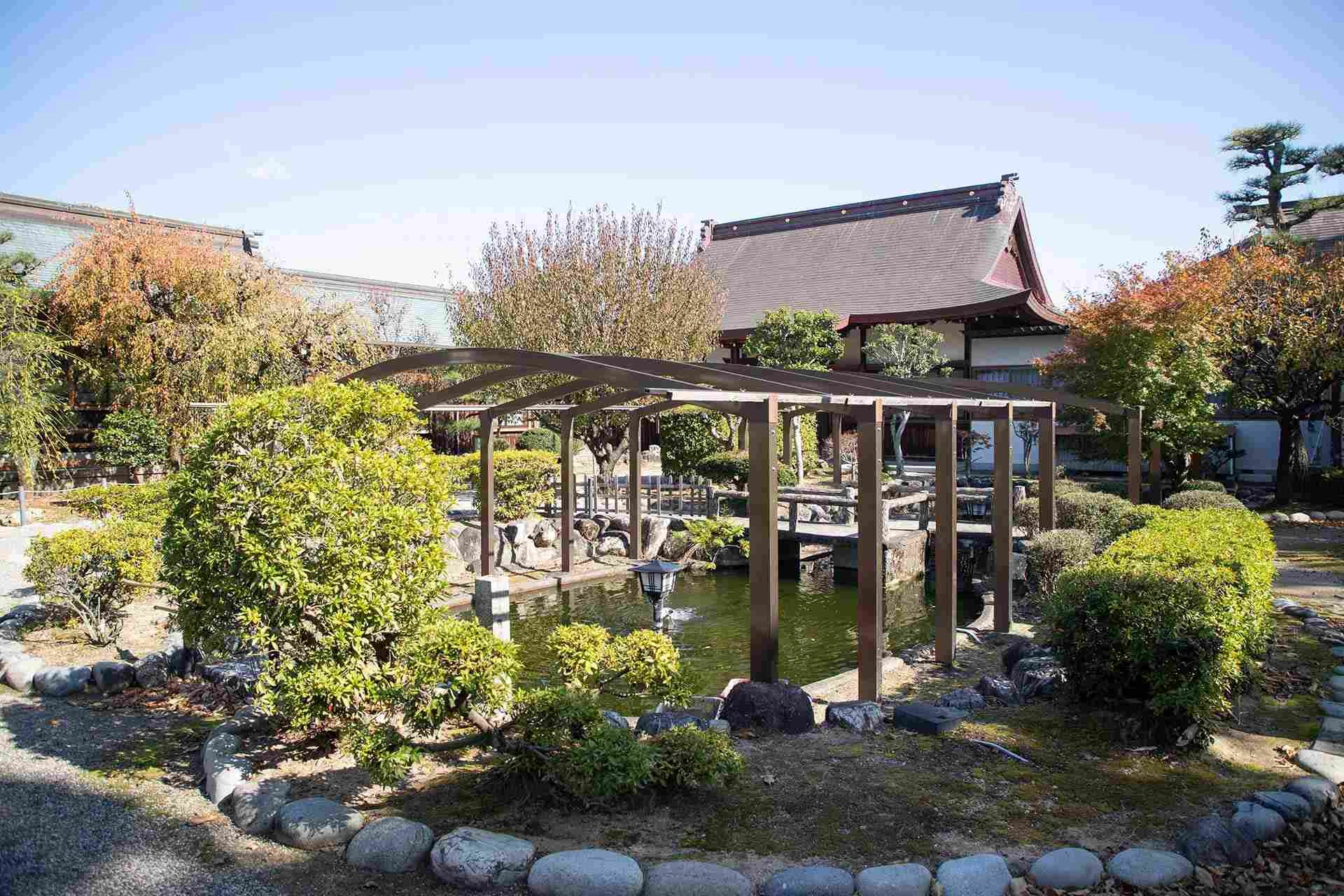 梅の香りただよう風雅な神前挙式