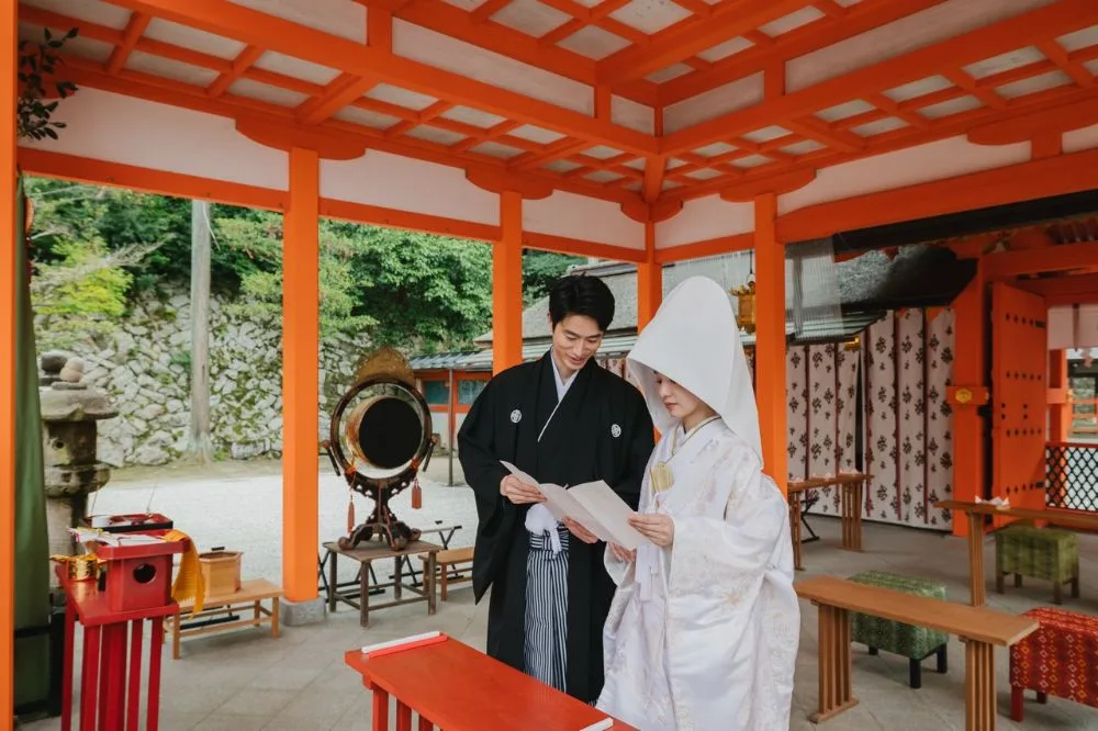 神社・仏閣での挙式の様子（社殿内・本堂内）