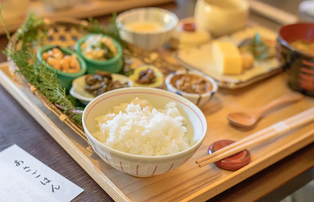 朝食